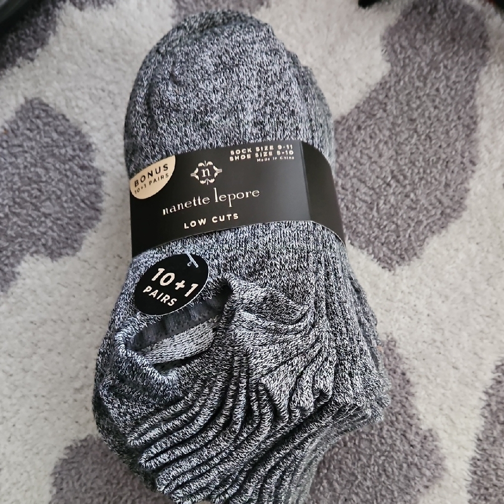 11 Pairs Nanette Lepore Black and Gray Low Cut Socks for WOMEN